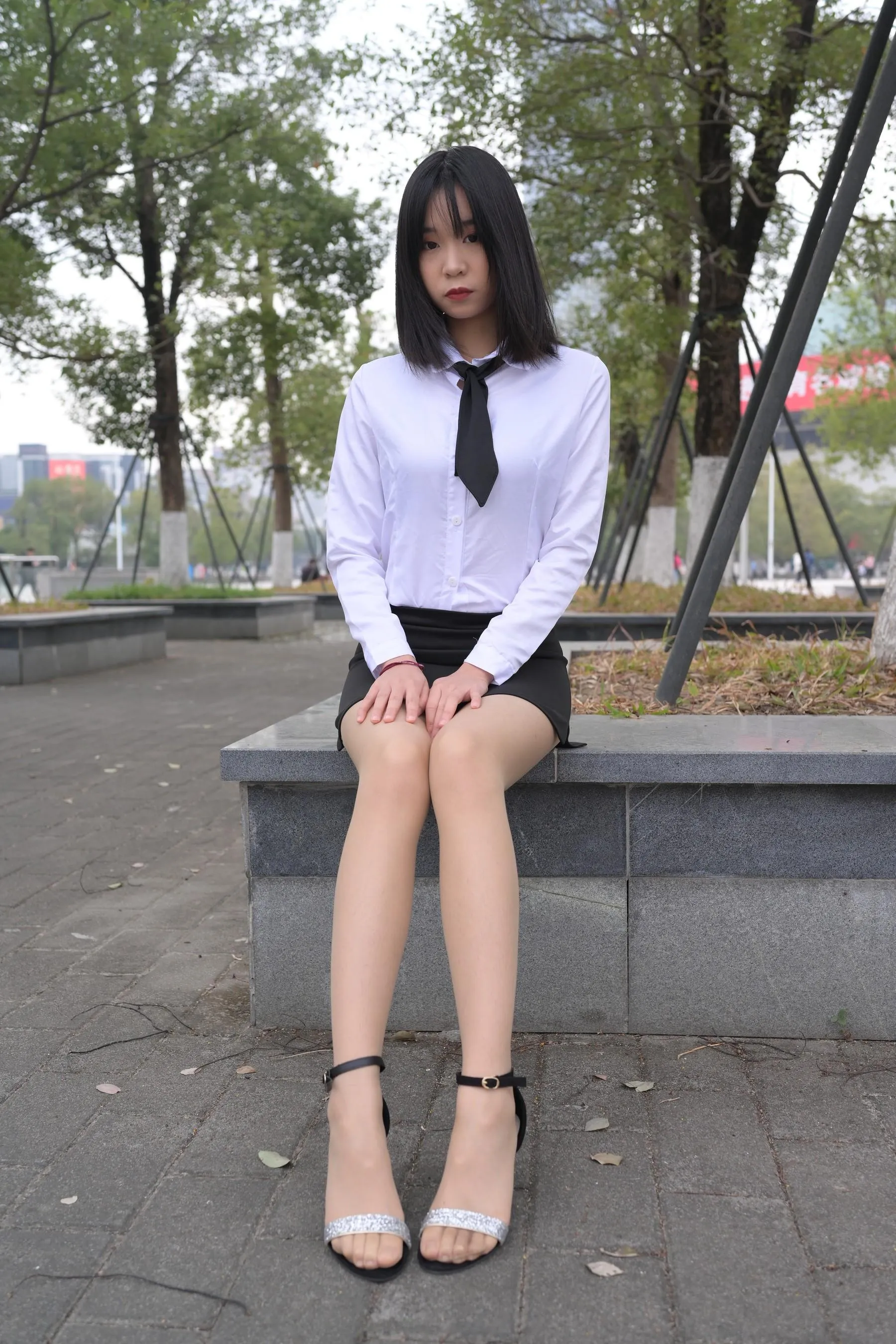 [魔镜街拍] NO.084 程生街拍-商城推销美女长腿肉丝制服 [456P]插图9